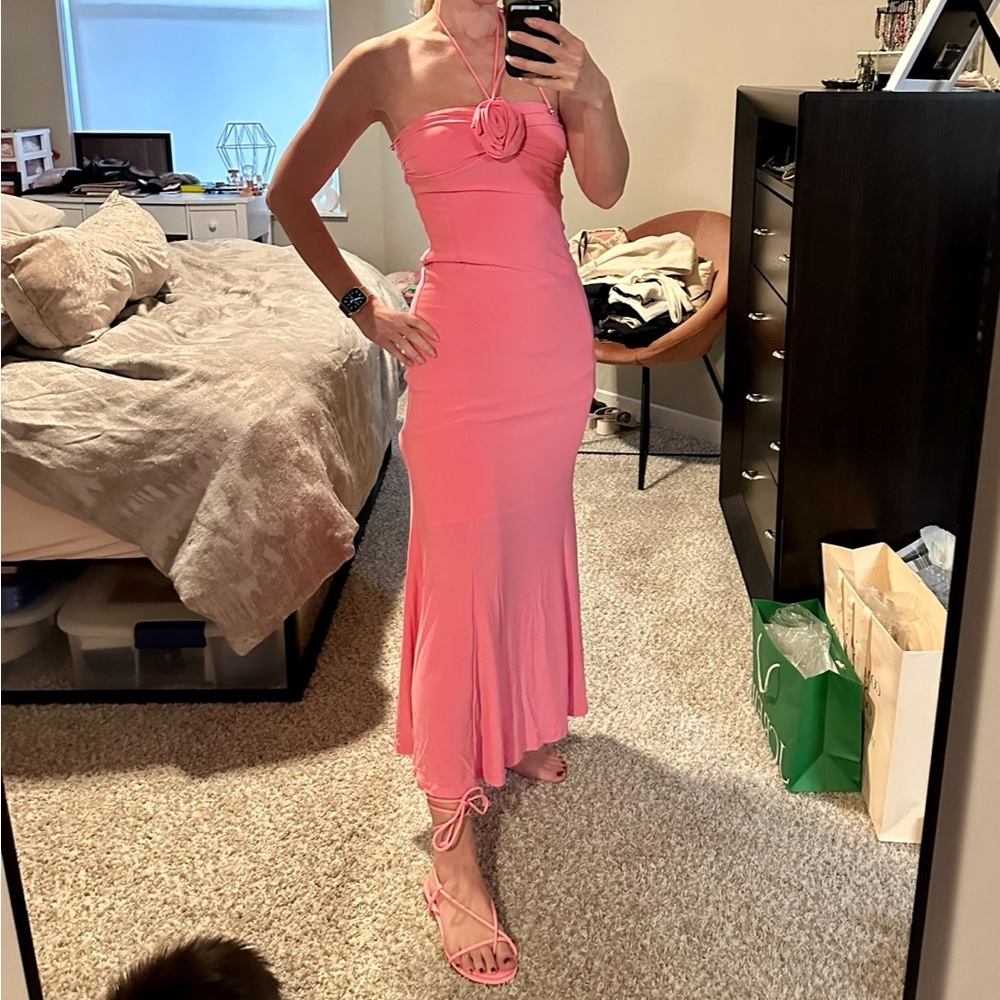 Selfie Leslie IBIZA SUNSET BUST FLOWER MIDI DRESS HOT PINK - Picture 11 of 13